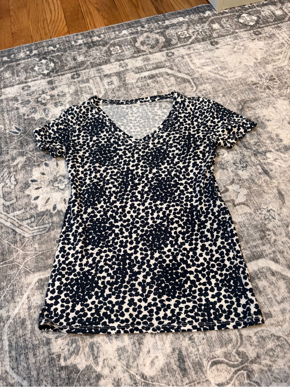 LOFT Print Short Sleeve V-Neck Tee